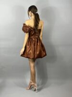 Rochie scurtă din satin lichid– maro ciocolatiu - imagine 4